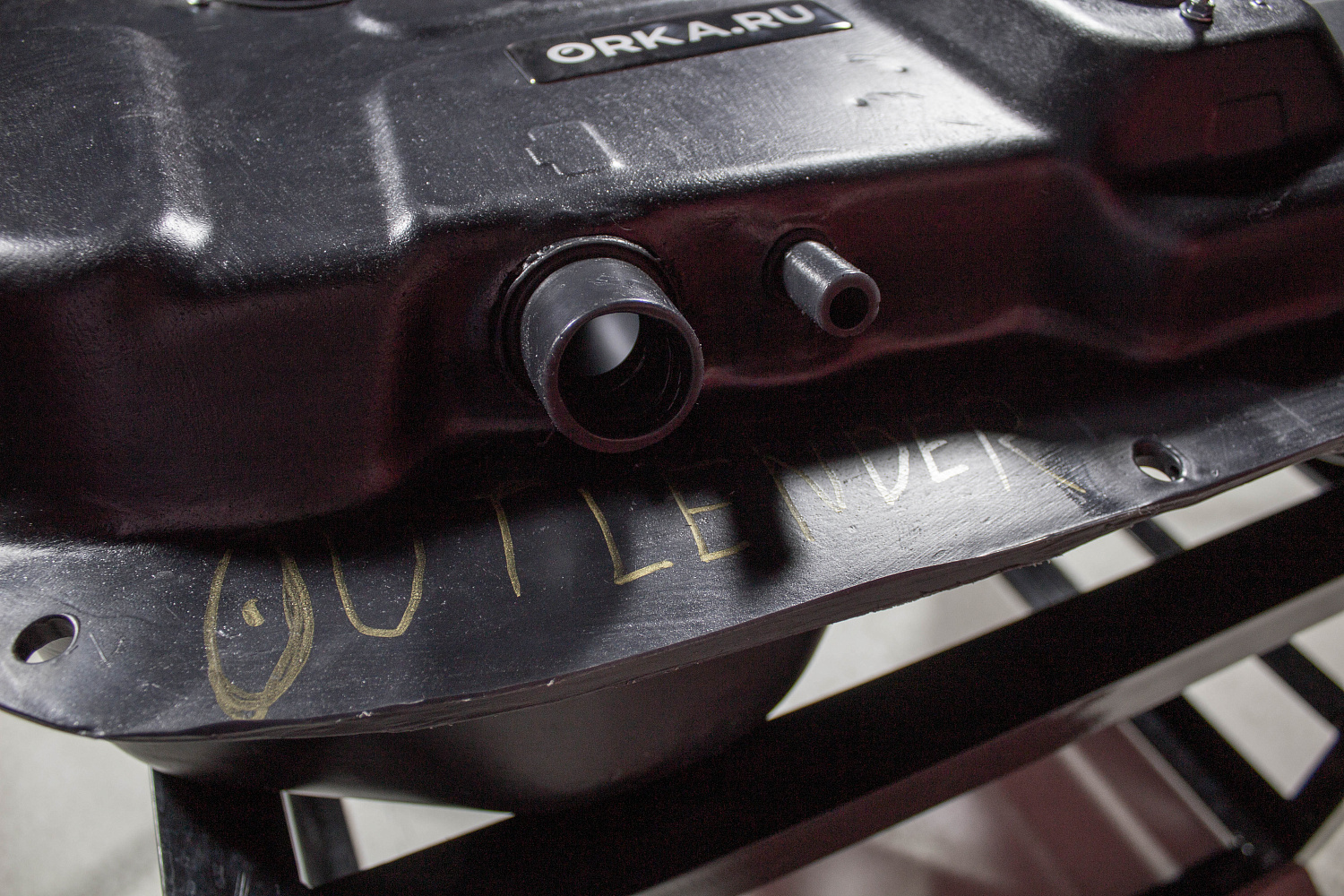 Пластиковый топливный бак Mitsubishi  Outlander XL, 2005-2018 г.в. (BP) -  50 л.